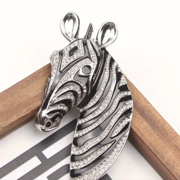 Zebra π¦ Brooch Charm New - Picture 6 of 13